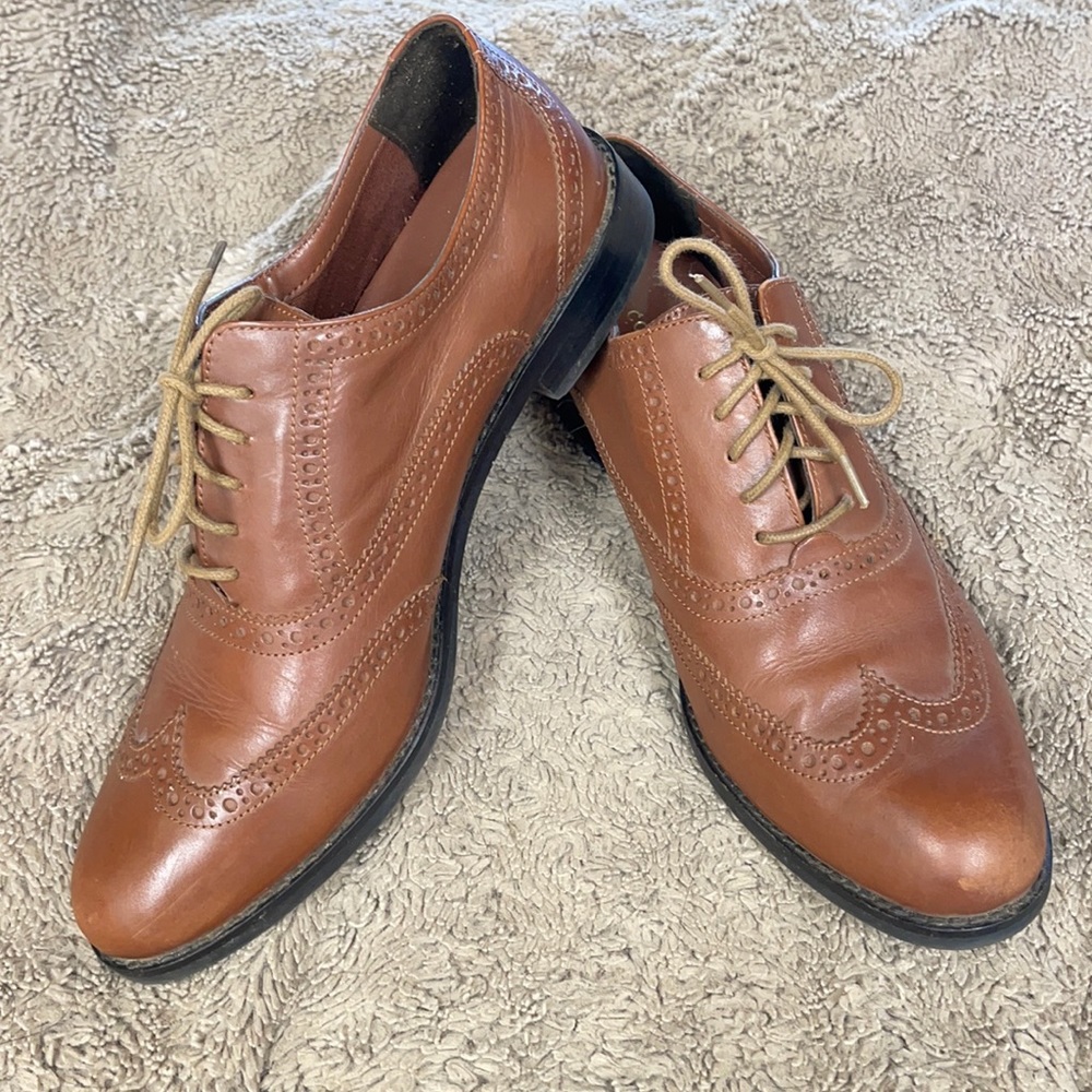Cole Haan Women’s 9.5 Wing Tip Oxfords